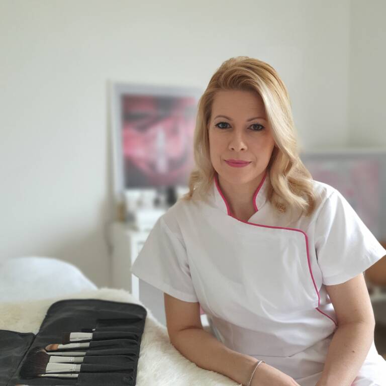 Tóth-Blaskovics Zsófia, kozmetikai stúdió